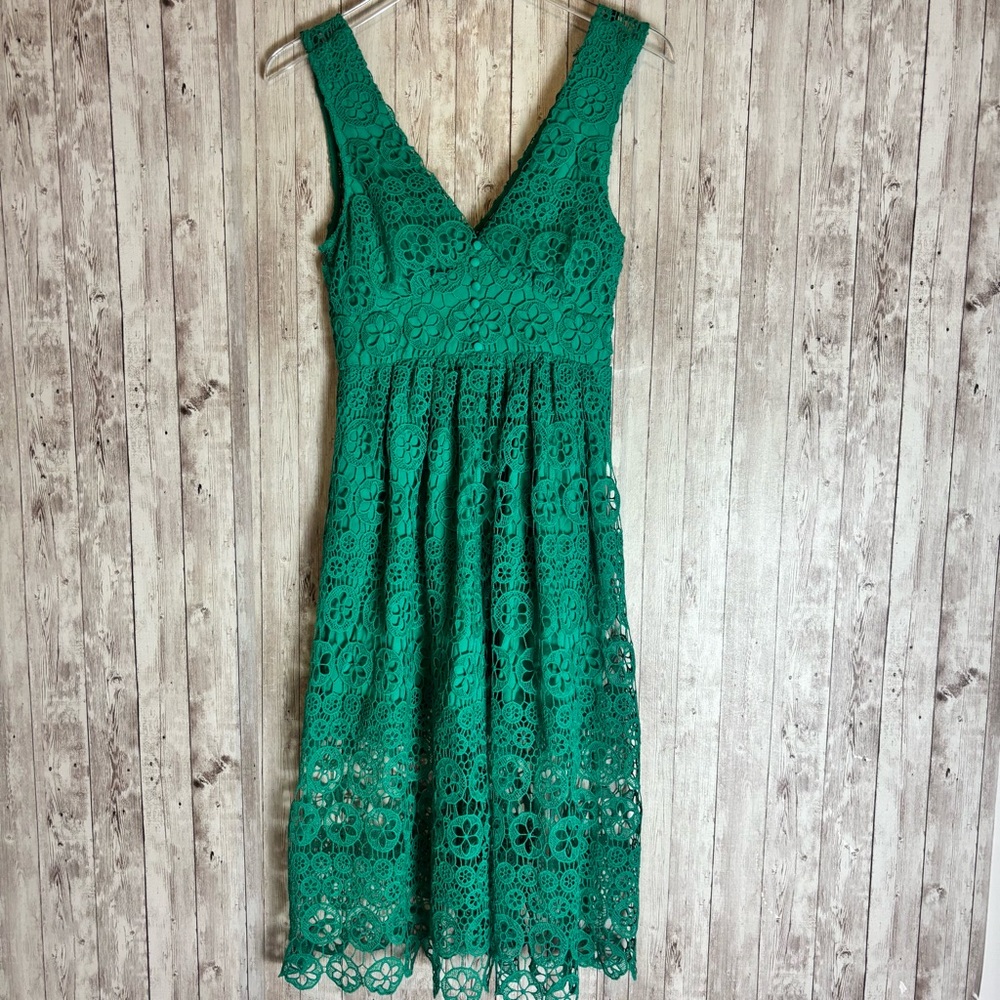 Lulus Hannon Green Lace Sleeveless Midi Dress